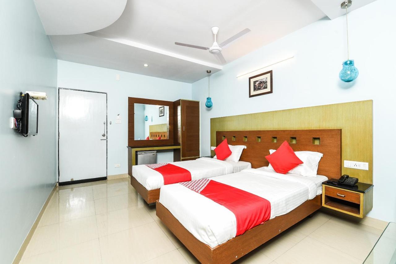 Hotel Balaji Grand Kākināda Exterior foto
